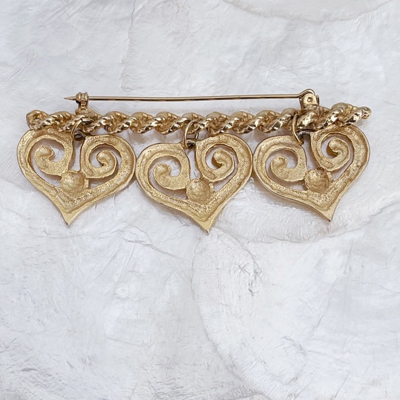 Three Hearts Matte Gold Tone Chain Bar Statement Brooch Dangling Hearts love - Picture 6 of 10